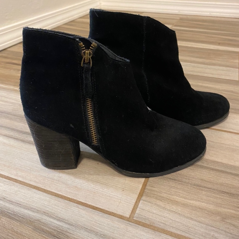 Black Ankle Booties!!